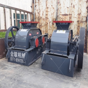 2PGC400*250小型雙齒輥破碎機發貨圖片_發往浙江海寧_破碎礦石