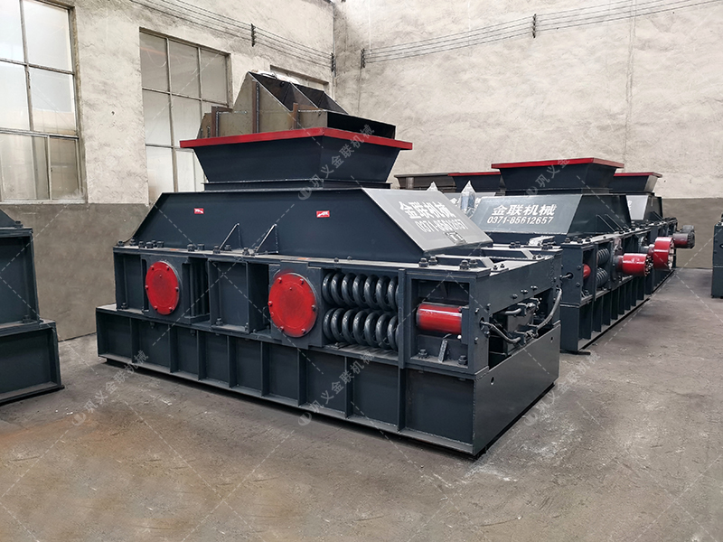 2PGY1007中大型全自動液壓對輥制砂機發往河北