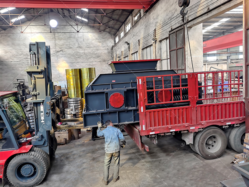 2PG1508半自動液壓對輥制砂機發貨圖片