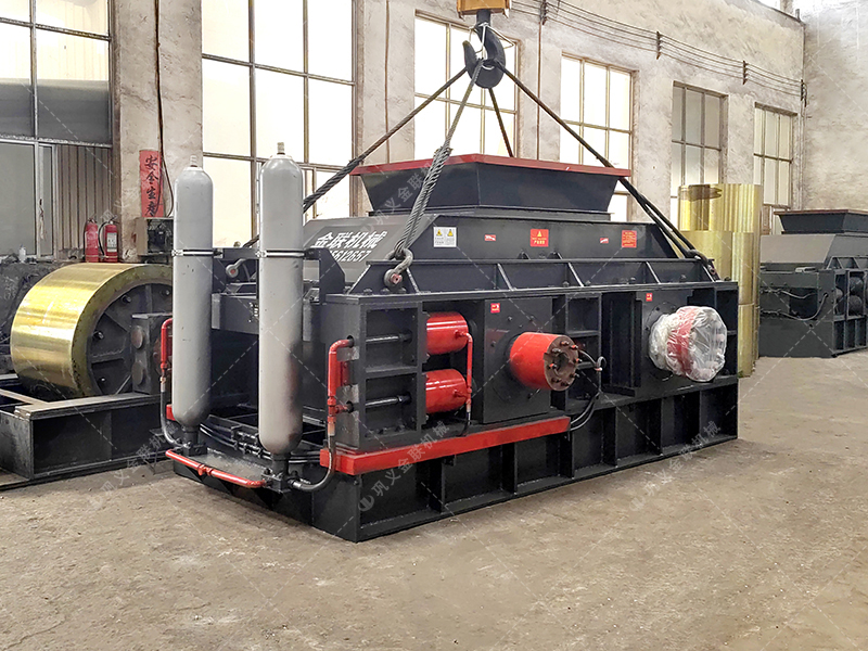 2PG1500x800大型直連式液壓對(duì)輥破碎制砂機(jī)發(fā)貨圖片 2PG1500x800大型直連式液壓對(duì)輥破碎制砂機(jī)發(fā)貨圖片