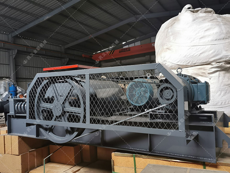 2pgc小型雙齒輥破碎機發貨圖片_發往四川攀枝花_粉碎焦炭