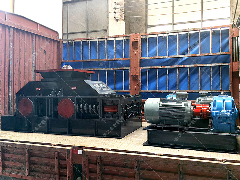 2PG800X600中型對(duì)輥破碎機(jī)發(fā)貨圖片_發(fā)往四川瀘州_破碎瓜子石 2PG800X600中型對(duì)輥破碎機(jī)發(fā)貨圖片_發(fā)往四川瀘州_破碎瓜子石