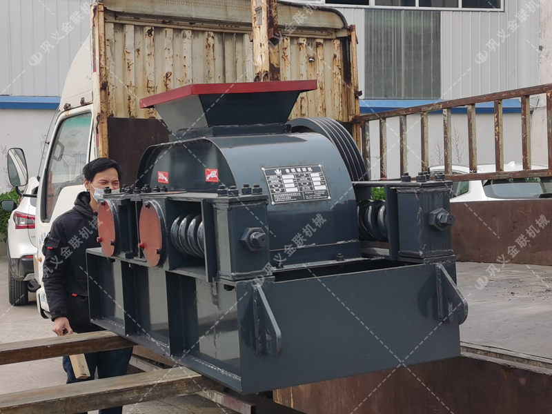 2PGC400X250小型雙齒輥破碎機發(fā)貨圖片_發(fā)往江蘇徐州_破碎玻璃 2PGC400X250小型雙齒輥破碎機發(fā)貨圖片_發(fā)往江蘇徐州_破碎玻璃