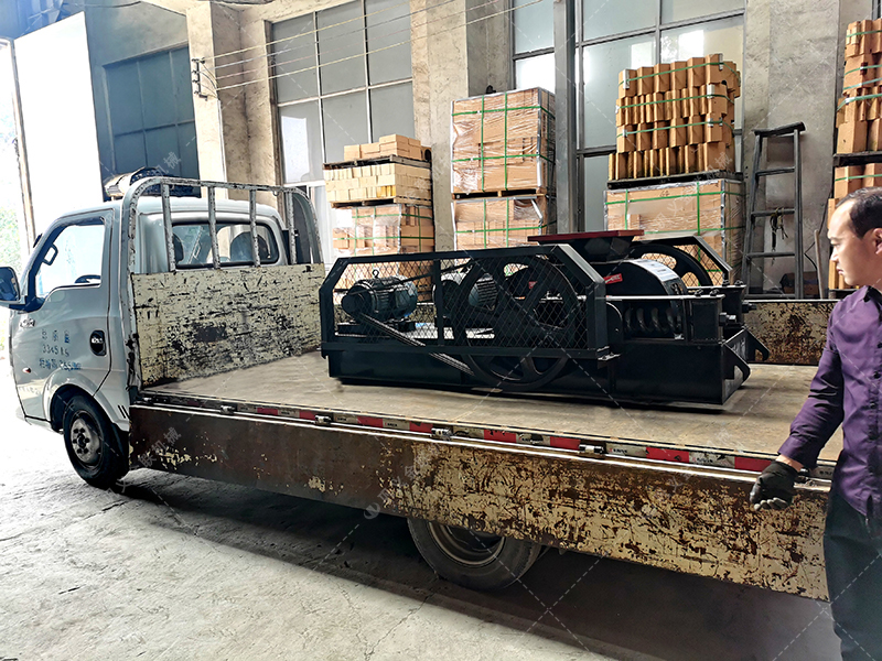 2PG400X250對輥破碎機發貨圖片_發往湖南長沙_破碎焦沫 2PG400X250對輥破碎機發貨圖片_發往湖南長沙_破碎焦沫