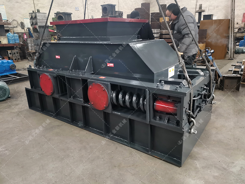 對輥制砂機從破碎到成品砂的生產過程是什么樣的? 對輥制砂機從破碎到成品砂的生產過程是什么樣的?