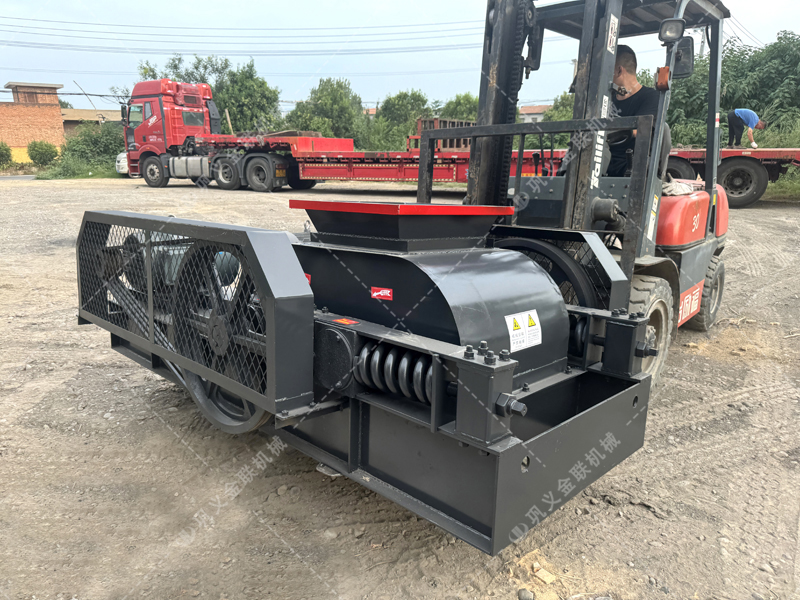 看雙齒輥破碎機如何將原料 “變廢為寶”,鑄就高利潤顆粒塊 看雙齒輥破碎機如何將原料 “變廢為寶”,鑄就高利潤顆粒塊